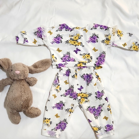 Matching sets - Picture 1 of 3